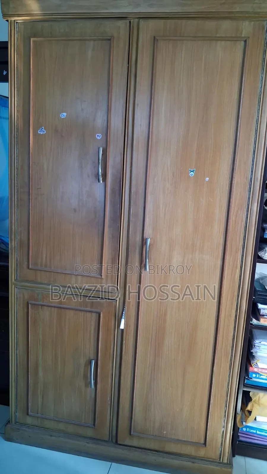 সেগুন কাঠের আলমিরা